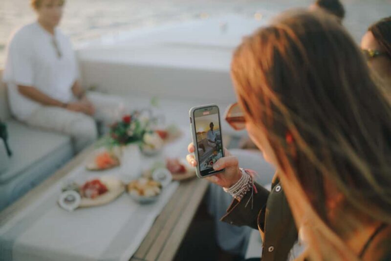 Lisbon Sunset Boat Tour with local Snacks & Drinks - Admire Lisbon’s Iconic Landmarks from the Tejo River