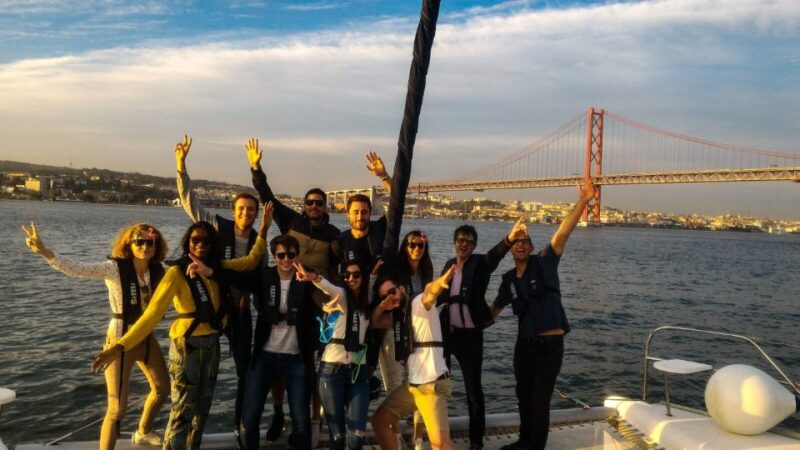 Lisbon: Sunset Catamaran Cruise, Music and Open Bar - Key Points