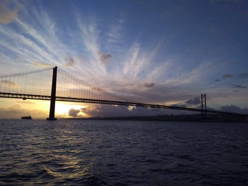 Lisbon: Sunset Catamaran Cruise, Music and Open Bar - How This Tour Compares to Similar Experiences