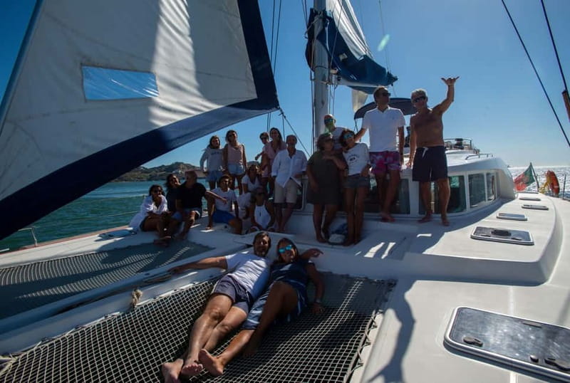 Lisbon: Sunset Catamaran Cruise with Drinks - How This Sunset Catamaran Tour Operates in Lisbon