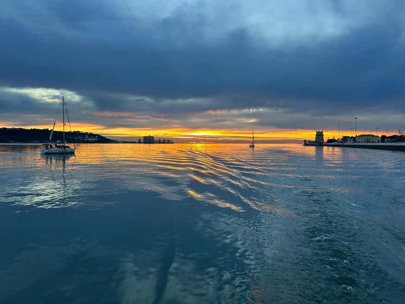 Lisbon: Sunset Sailing Boat Tour with Drinks - Lisbon’s Best Sunset Views from the Water