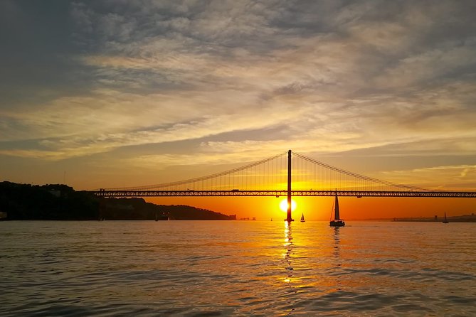 Lisbon Sunset Sailing Cruise with a Drink-2h Small Group Tour - Comparing this Tour to Other Lisbon Water Experiences
