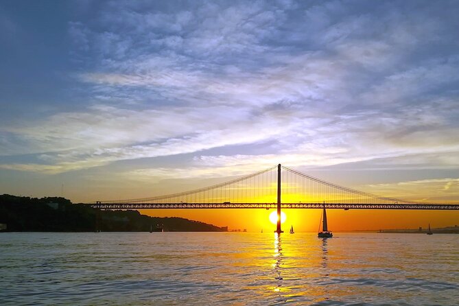Lisbon Sunset Sailing Experience with Drinks - Experience Lisbon’s Iconic Landmarks from the Water at Sunset