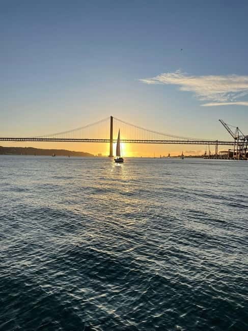 Lisbon: Sunset Sailing with Local Wine & Stunning Views - Practical Tips for a Smooth Sailing Experience