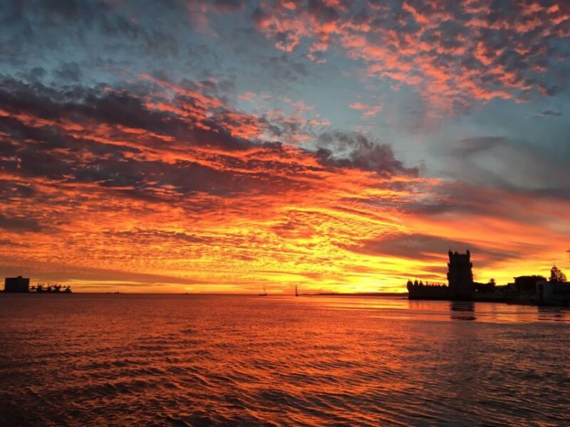 Lisbon: Sunset Sailing with Portuguese Wine and History - Comfortable and Well-Equipped Boat Experience