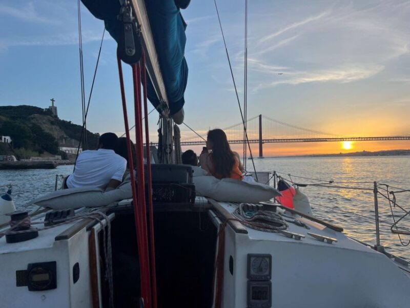 Lisbon Sunset Sensations 2h Cruise - Logistics and Meeting Point Details