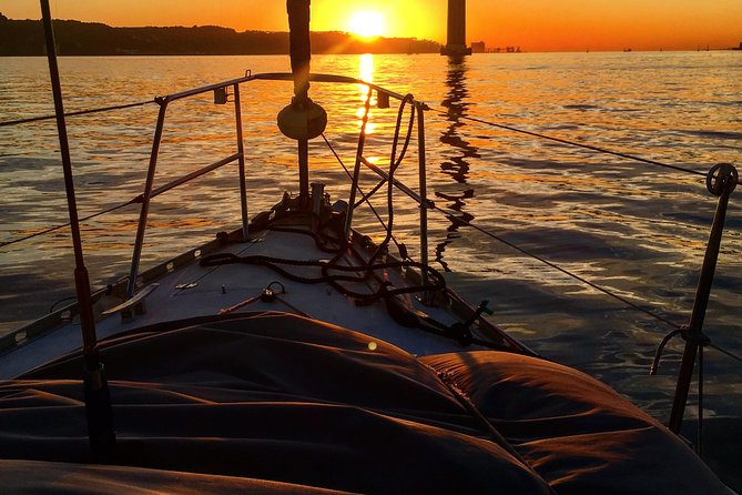 Lisbon Sunset Sensations on a Private Sailing Boat with wine&snacks - The Route and Stops: A Closer Look at Key Landmarks