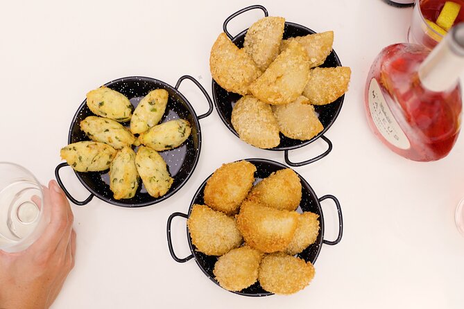 LISBON SUNSET TO NIGHT in Vintage Jeep with FOOD & DRINKS - The Historic Águas Livres Aqueduct