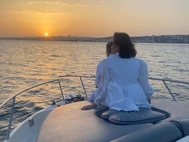Lisbon: Sunset Tour on a Cozy Boat - Viewing Lisbon’s Skyline and Iconic Landmarks