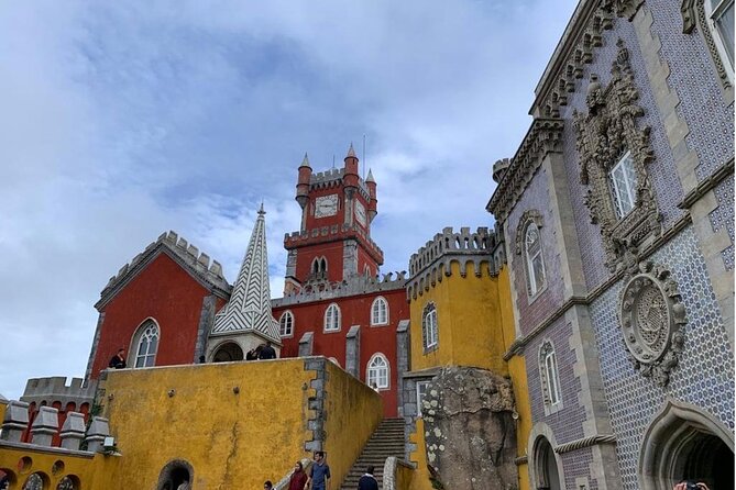 Lisbon Super Saver: 2-Day Sintra, Cascais, Fatima, Nazare and Obidos Small-Group Day Trips - The Experience of Guides and Customer Satisfaction
