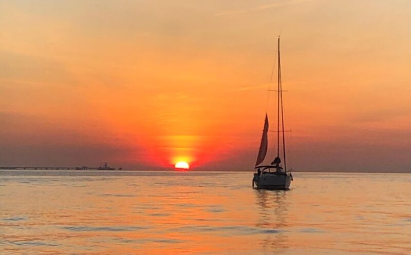 Lisbon: Tagus River Cruise, Morning, Day, Sunset, or Night - Lisbon: Tagus River Cruise, Morning, Day, Sunset, or Night