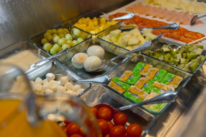 Lisbon: Tagus River Cruise With Brunch - Key Points