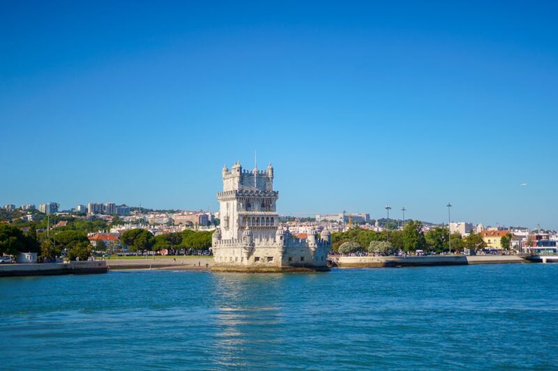 Lisbon: Tagus River Cruise with Welcome Drink - The Experience of Cruising Under the 25th of April Bridge