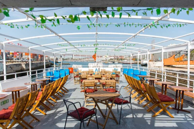 Lisbon: Tagus River Dinner Cruise with Fado Show - Starting Point at Sul e Sueste River Station