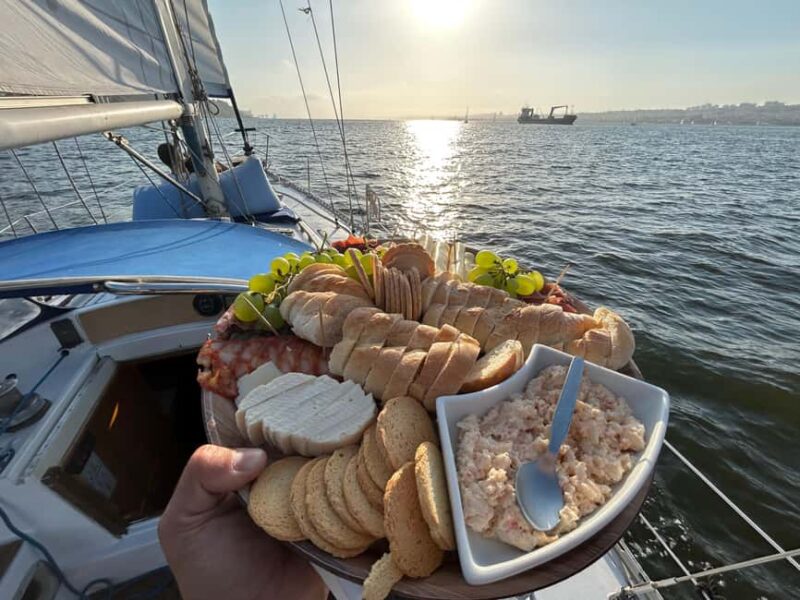 Lisbon: Tagus River Sailing Tour with Snacks and Drinks - Key Points