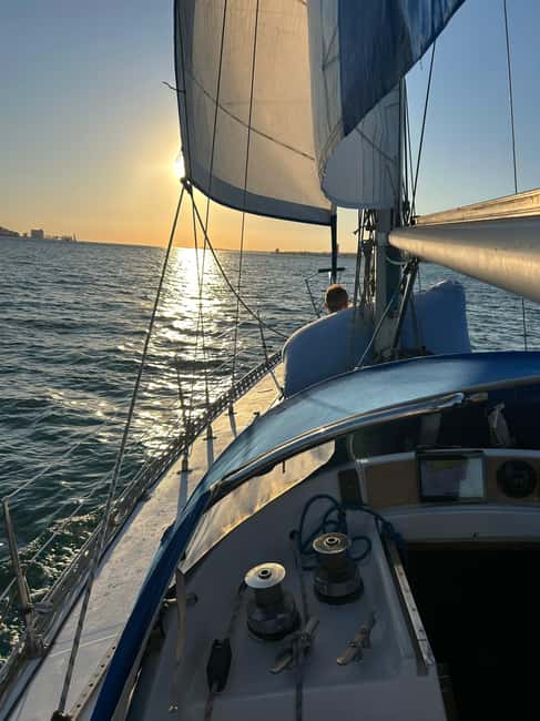 Lisbon: Tagus River Sailing Tour with Snacks and Drinks - Flexibility and Cancellation Policies