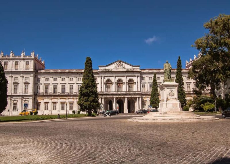 Lisbon: Tagus River Sunset Cruise with Wine and Music - Passing Under the 25th of April Bridge and Beyond