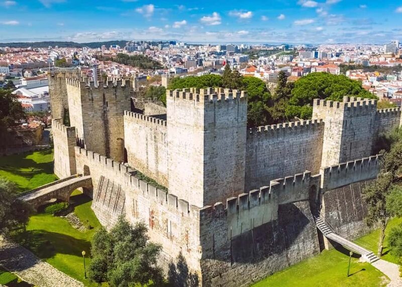 Lisbon: Tagus River Sunset Cruise with Wine and Music - Practical Details: Tour Duration and Accessibility