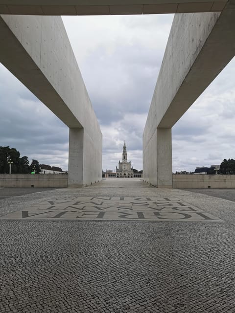 Lisbon to Fatima Nazaré and Óbidos Private Full Day Tour - Key Points