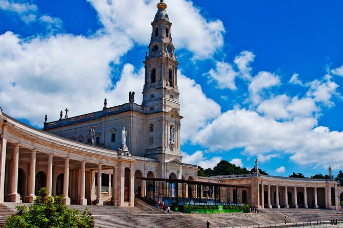 Lisbon to Fatima Obidos Nazare Private Tour - Exploring the Charm of Óbidos’ Medieval Streets