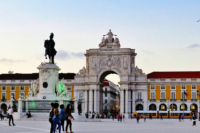 Lisbon to Porto with stops Óbidos-Nazaré-Fátima-Coimbra-Aveiro - Coimbra and Its University Heritage