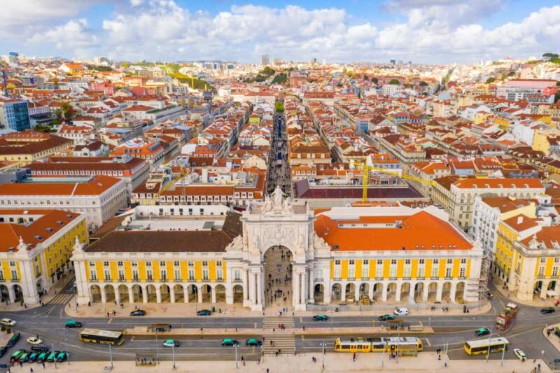 Lisbon to Porto with up to 4 stops: Óbidos, Nazaré, Fátima, and Aveiro - Suitability and Key Considerations