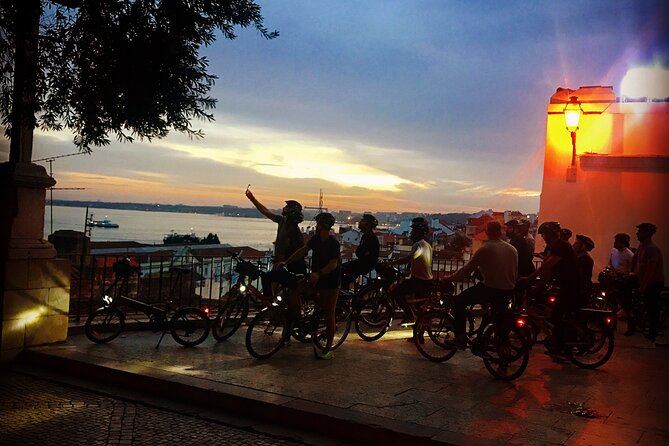 Lisbon Tour by Night with Electric Bikes - Starting at R. do Jardim do Tabaco in Lisbon