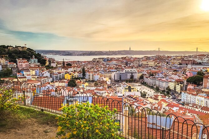 Lisbon tour Oldtown & Viewpoints on a tuktuk - Explore Lisbon in Style on a Private Tuk-Tuk Tour