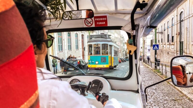 Lisbon tour Oldtown & Viewpoints on a tuktuk! - Exploring the São Vicente Monastery and the Pantheon