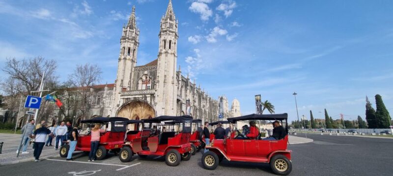 Lisbon: Tour on board a Classic Tuk - Discover Lisbon with a Classic Tuk-Tuk Tour for Up to 4 People