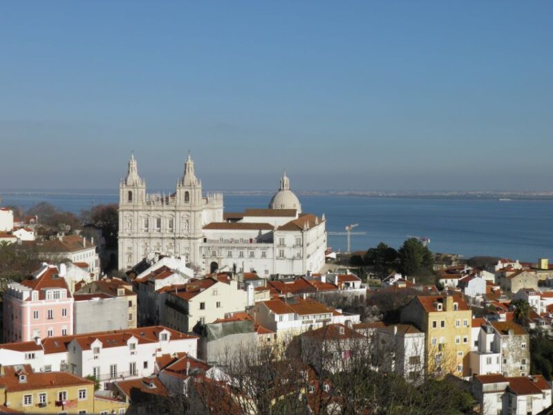 Lisbon: Tower of Saint Georges Castle Church Ticket & Drink - The Permanent Exhibition "Há Vida no Bairro do Castelo"