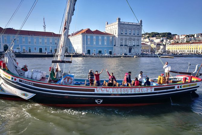 Lisbon Traditional Boats - Express Cruise - 45min - The Benefits of a Small Group Experience