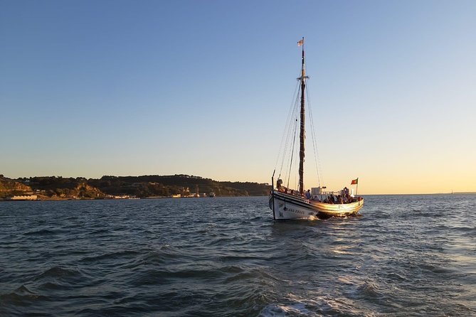 Lisbon Traditional Boats - Guided Sightseeing Cruise - Pacing and Duration of the Tour