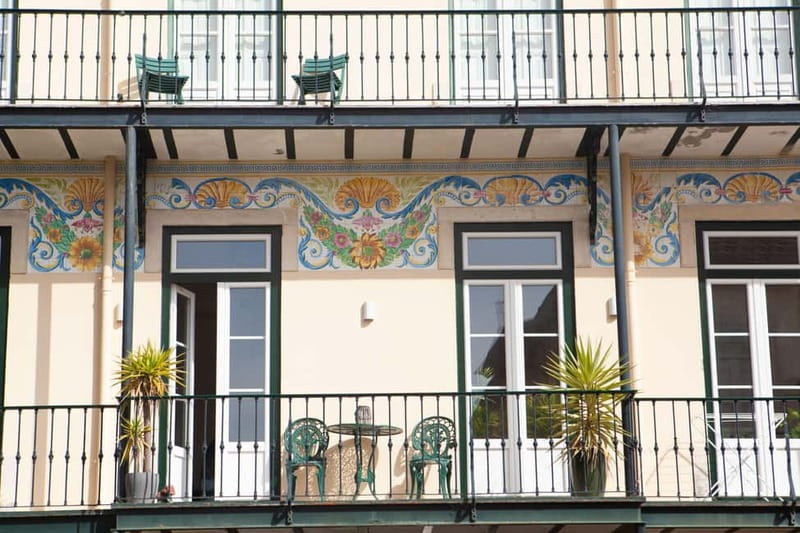 Lisbon Tram 28 Route : Electric Tuk Tuk | Professional Guide - Practical Details: Logistics and Group Size