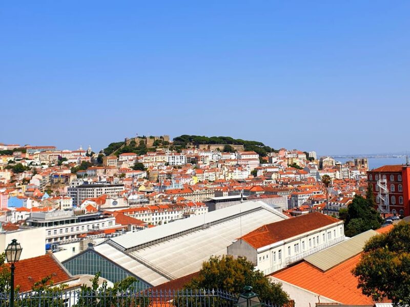Lisbon: Tuk Tuk 2H Tour Lisbon with a Old Timer - Crossroads of History: Praça do Comércio and Baixa
