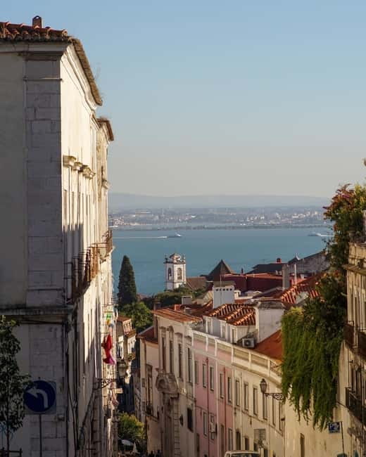 Lisbon: Tuk Tuk Tour of Belém Historic Area - Practical Details: Meeting Point, Tour Length, and Accessibility