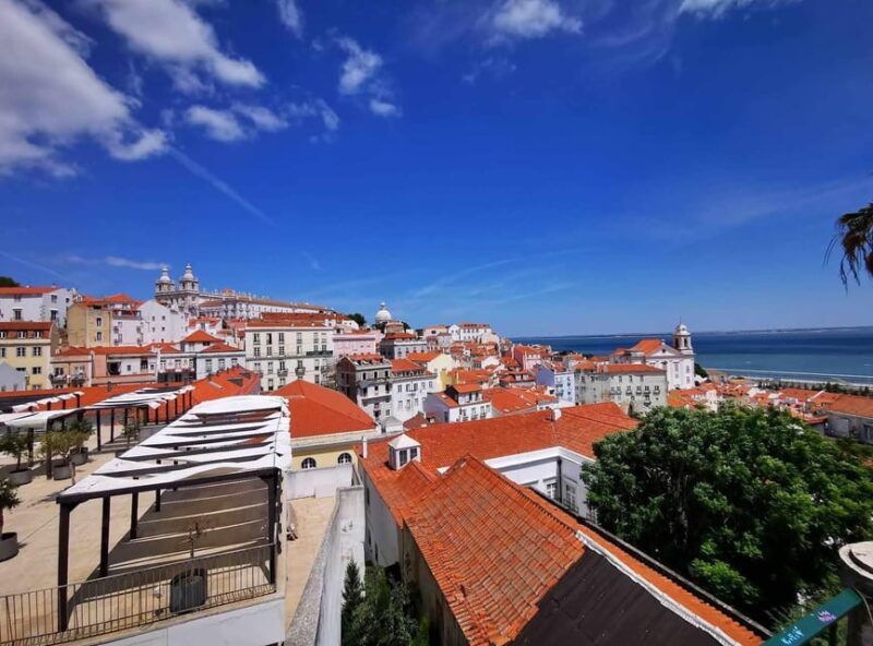 Lisbon: Tuk-Tuk Tour - Food and Drink Highlights During the Tour