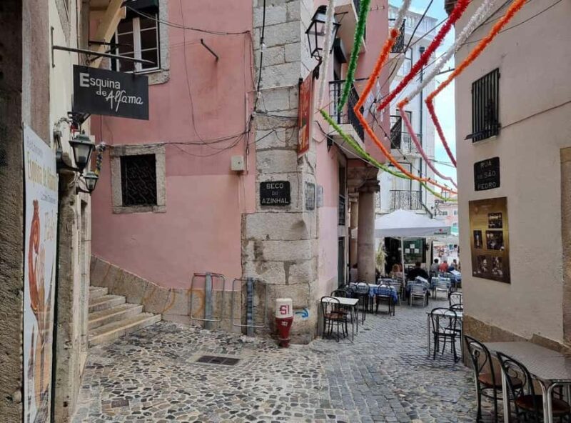 Lisbon: Tuk-Tuk Tour - Practical Details: Accessibility and Group Size