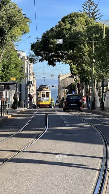 Lisbon: Tuk-Tuk Tour with Free Photos and Videos - Optimal Viewpoints for Photos and Insider Tips