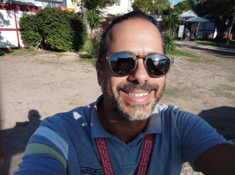 Lisbon Tuktuk Highlights Tour with Food and Wine Tastings - Navigating Lisbon’s Historic Neighborhoods in a Tuktuk