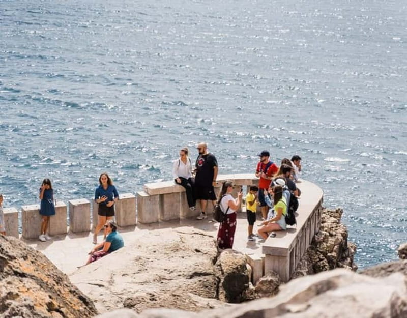 Lisbon viewpoints, archaeological Roman amphitheater & Belém - Key Points