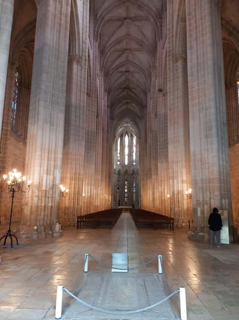 Lisbon - Visit Fátima, Batalha, Nazaré, and Óbidos - Exploring the Serenity of Fátima’s Sanctuary