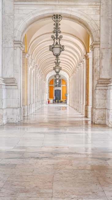 Lisbon Walk: Old Quarter, Hidden Walls & Stunning Views - Explore Lisbon’s Old Quarter with a Local Guide