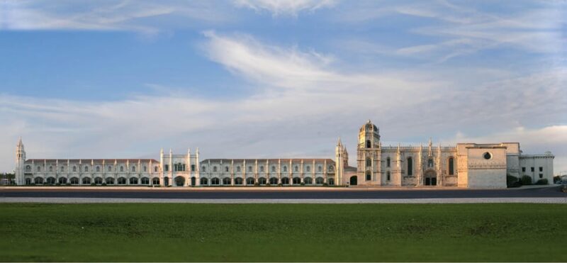 Lisbon: Walking Tour and Belem Discovery Era - Key Points