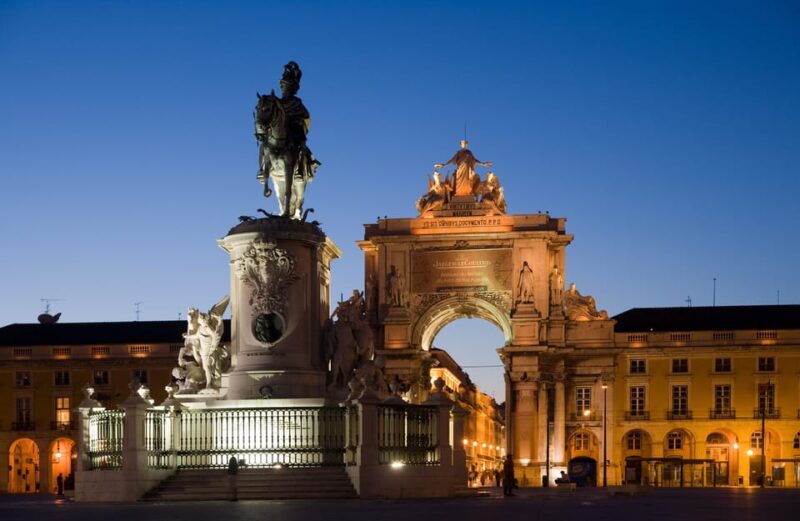 Lisbon: Walking Tour and Belem Discovery Era - Logistics and Practical Details