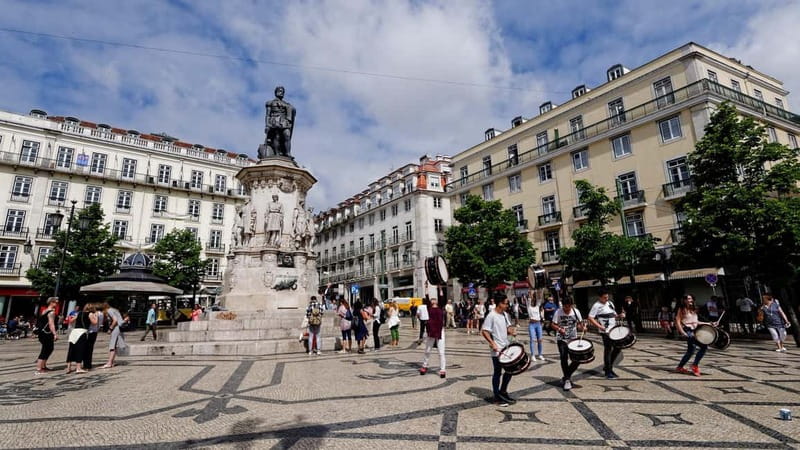 Lisbon: Walking Tour in Chinese - Key Points