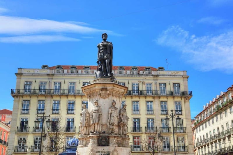 Lisbon: Walking Tour in Chinese - Starting Point: Restorer’s Square in Lisbon