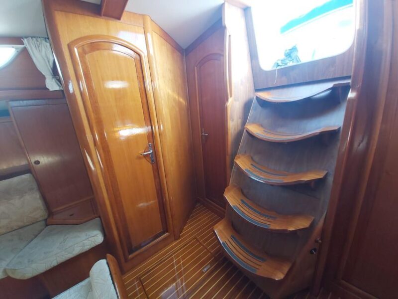 Lisbon: Yacht Sailing Tour With Portuguese Wine and History - Sights and Landmarks Visible from the Sailboat