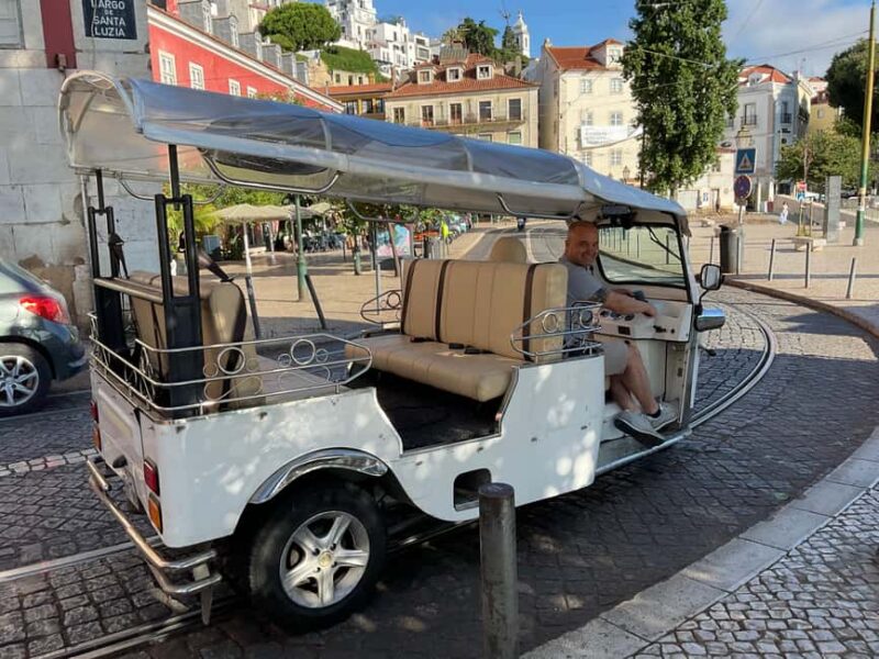 Lisbon:2-hour sightseeing TukTuk Tour with free Pickup - Key Points