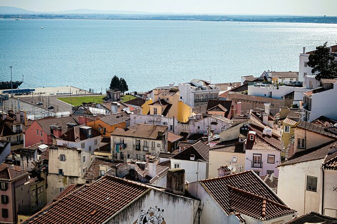 Lisbon's 7 Hills on Tuk-Tuk - Lisbon’s Highest Viewpoint at Miradouro Da Senhora Do Monte